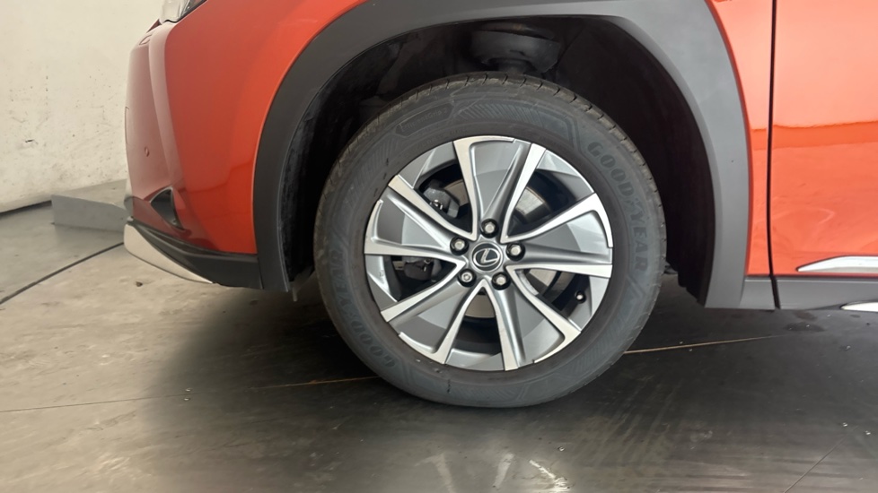 LEXUS UX Image 17