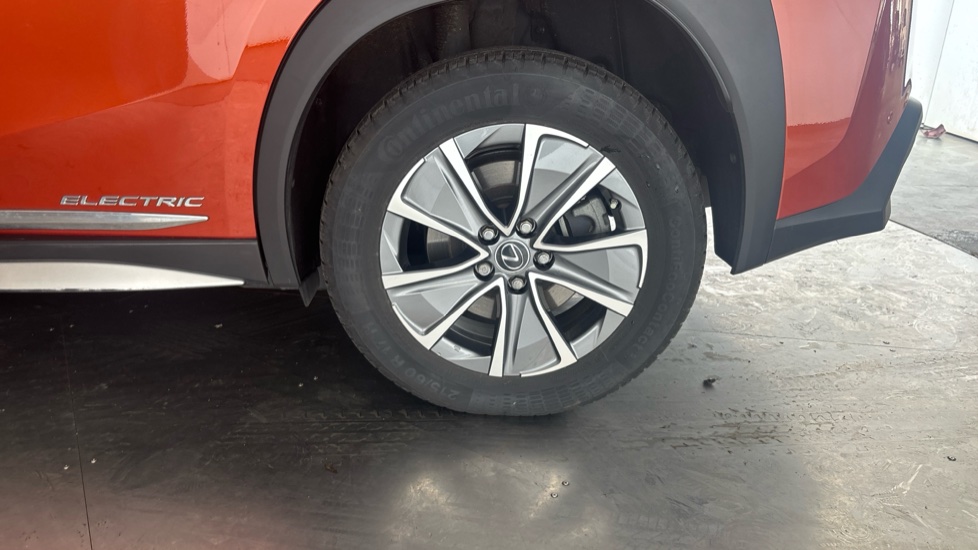 LEXUS UX Image 18