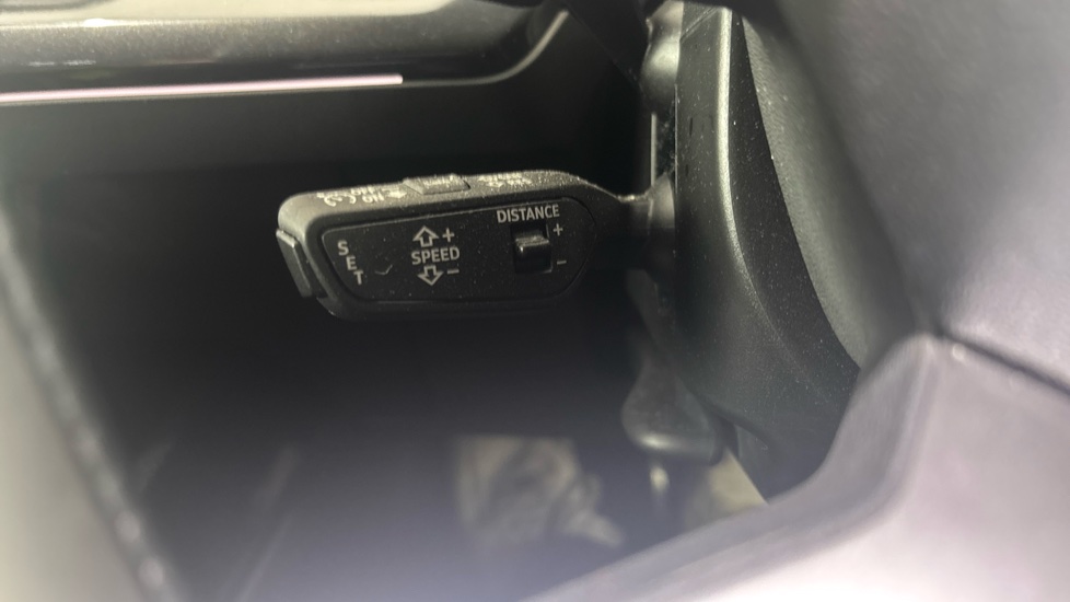 AUDI Q4 cruise control