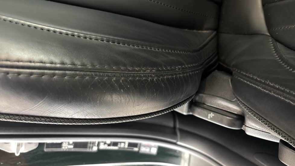 MINI HATCHBACK Worn