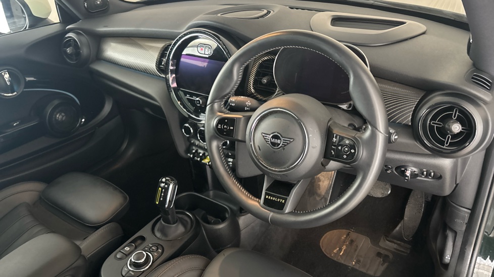 MINI HATCHBACK Image 9