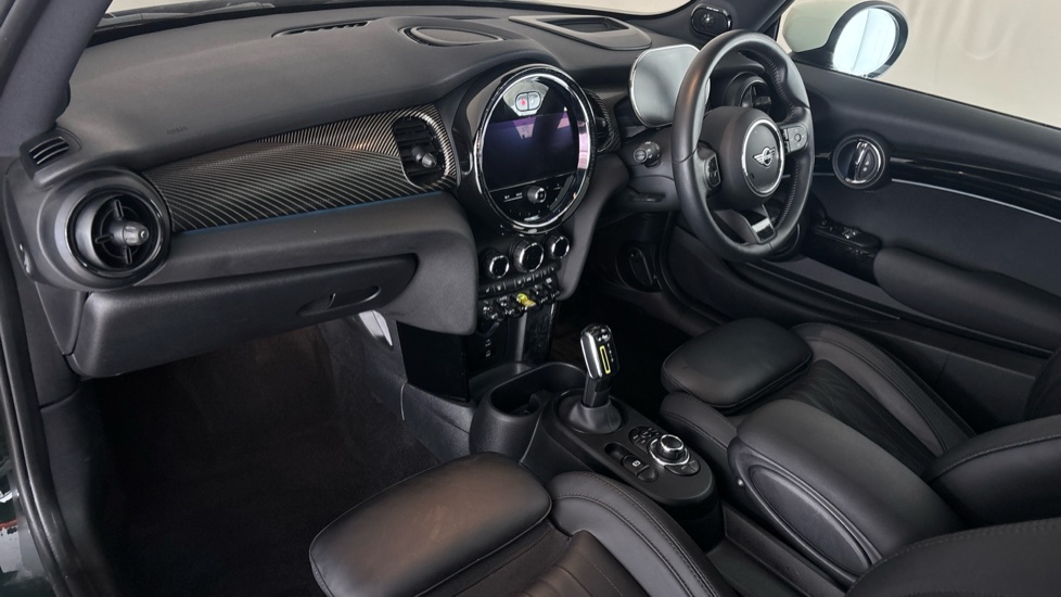 MINI HATCHBACK Image 10