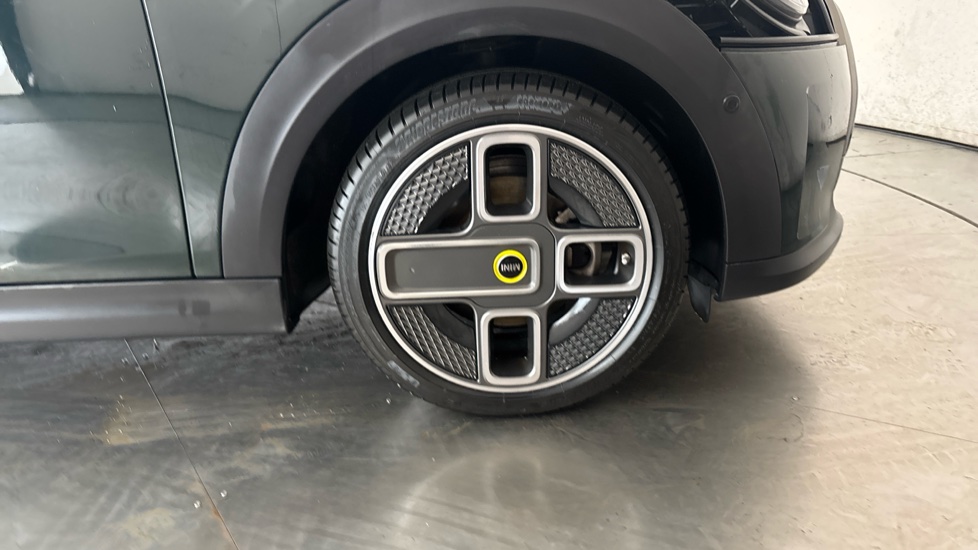 MINI HATCHBACK Image 20