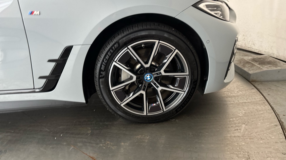 BMW I4 Image 20