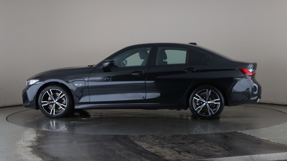 BMW 3 SERIES Image 2