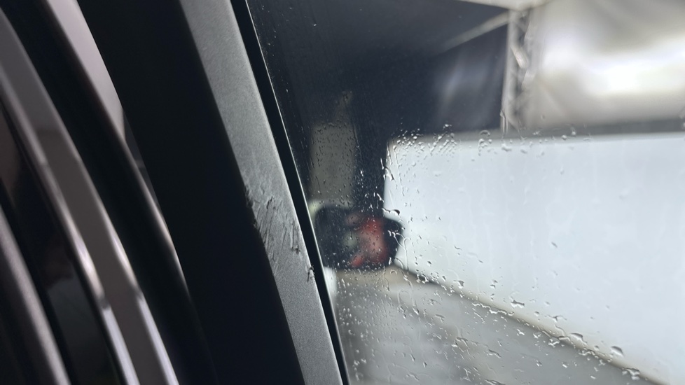 BMW 3 SERIES scratches