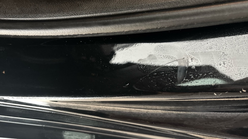 BMW 3 SERIES scratch