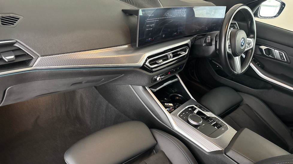 BMW 3 SERIES Image 10