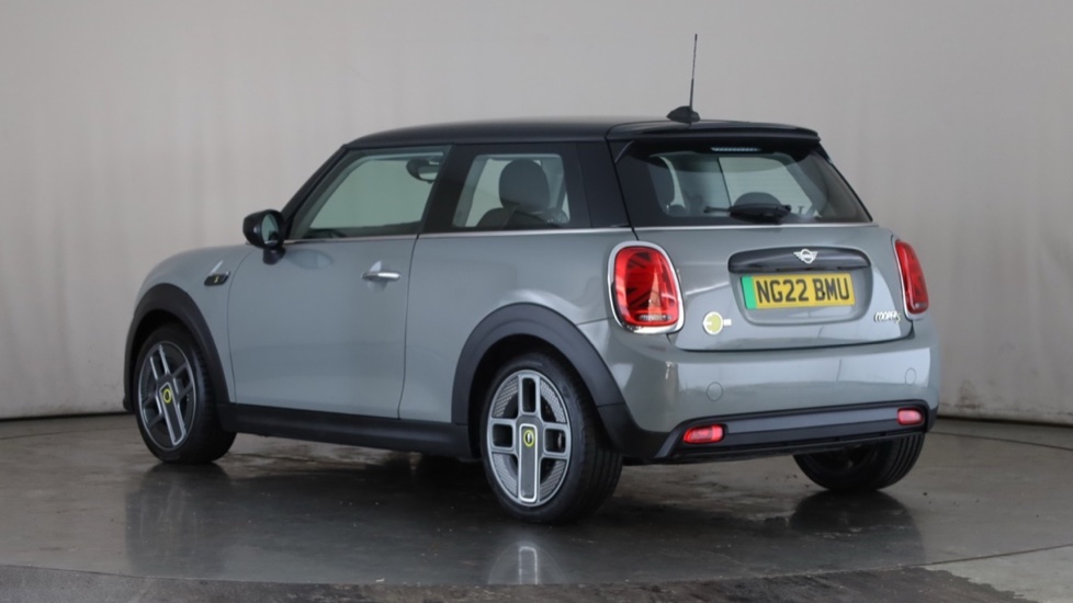 MINI HATCHBACK Image 3
