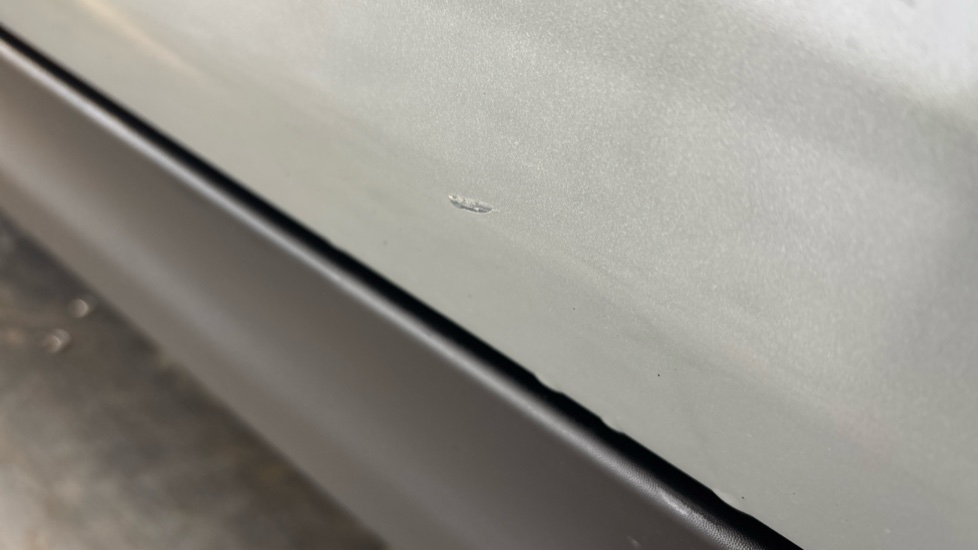 MINI HATCHBACK chips and dent