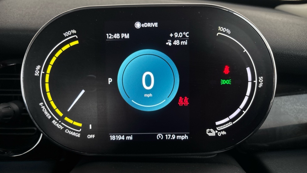 MINI HATCHBACK Image 13