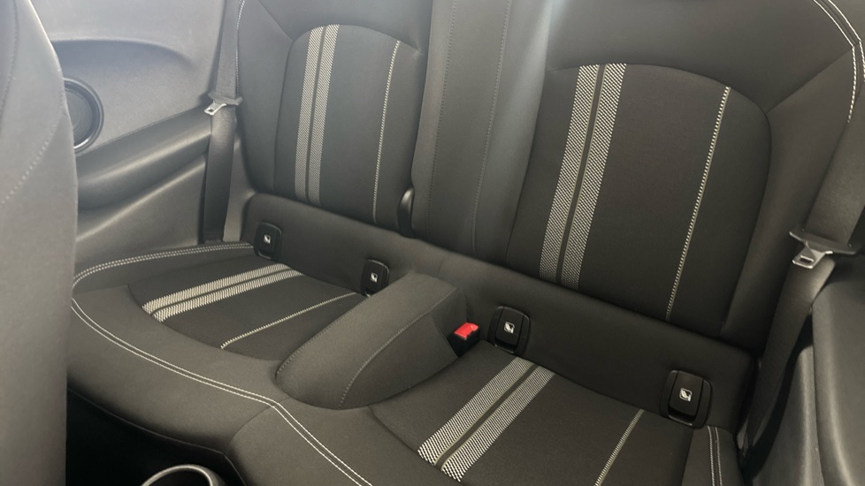 MINI HATCHBACK Image 14