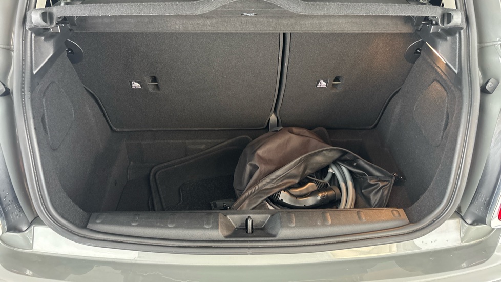 MINI HATCHBACK Image 15