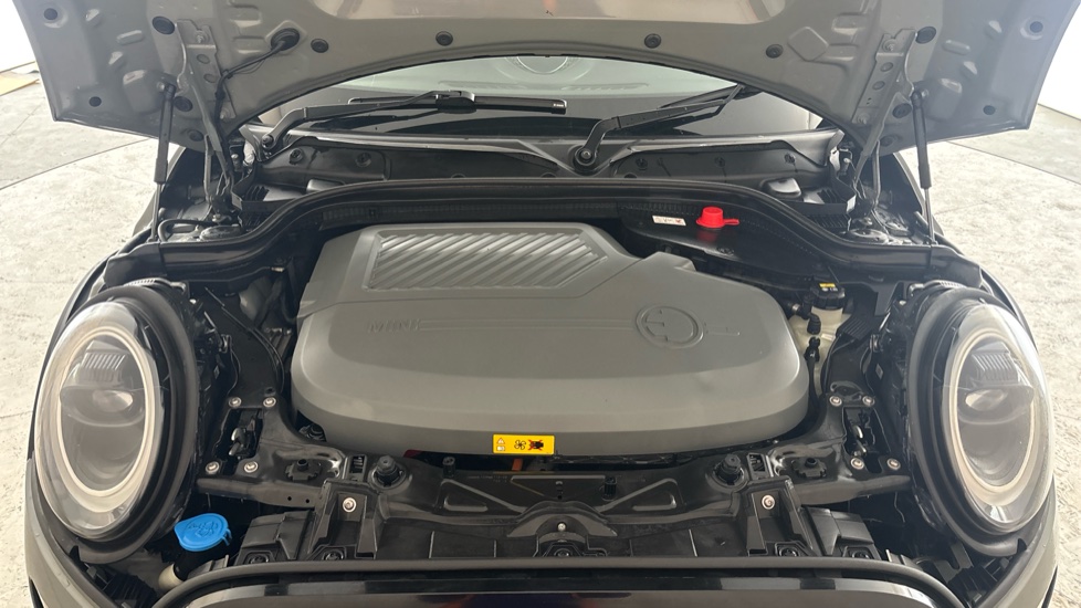 MINI HATCHBACK Image 16