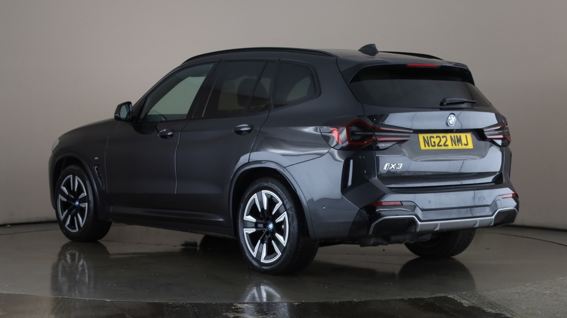 4020816 210kW M Sport 80kWh 5dr Auto