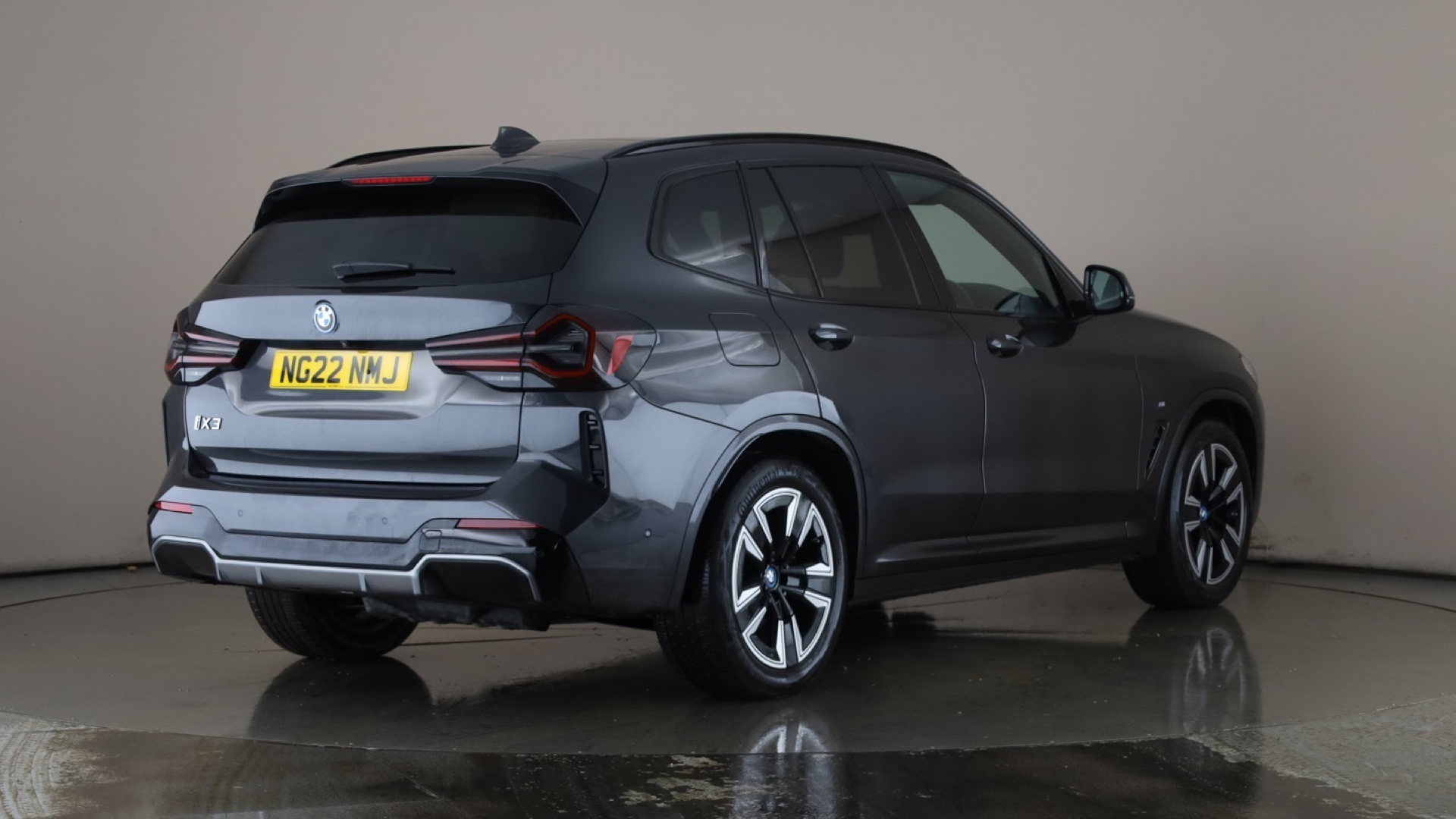 4020816 210kW M Sport 80kWh 5dr Auto