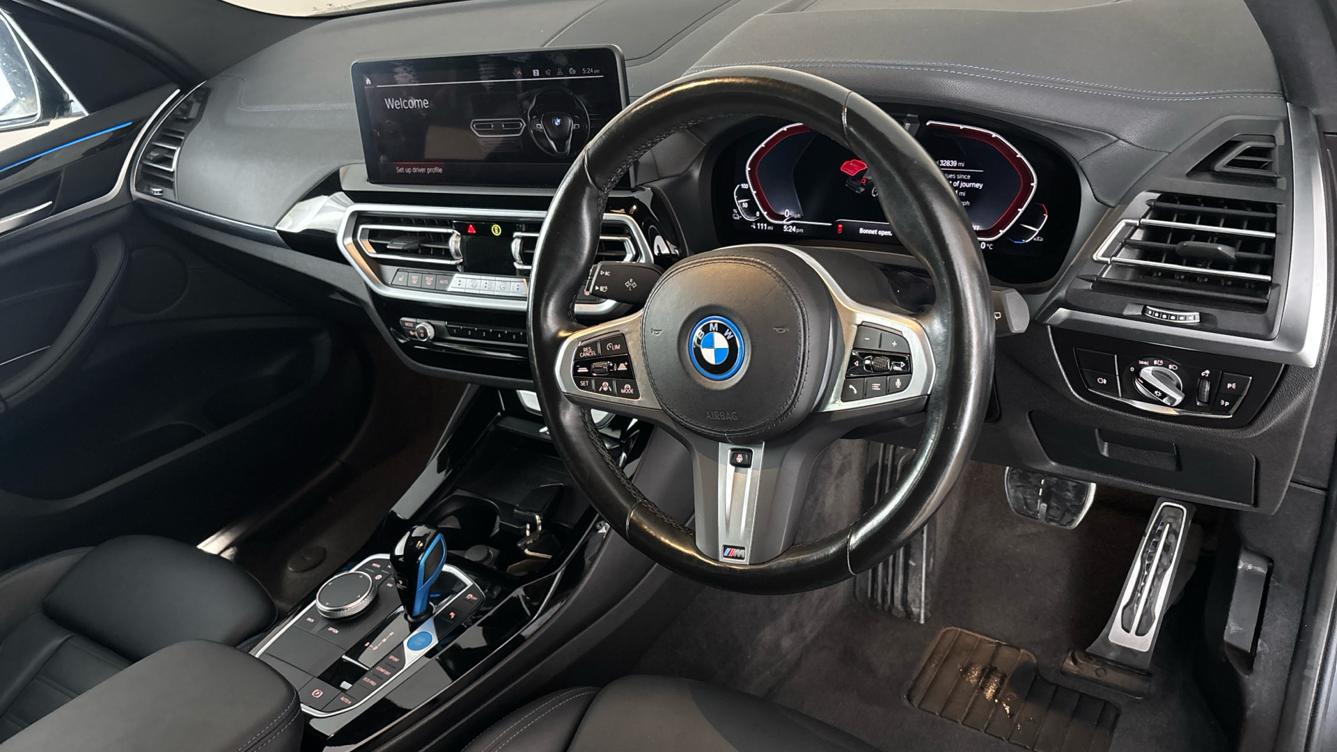 4020816 210kW M Sport 80kWh 5dr Auto