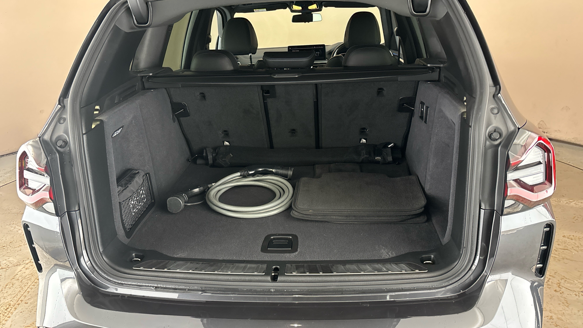 4020816 210kW M Sport 80kWh 5dr Auto