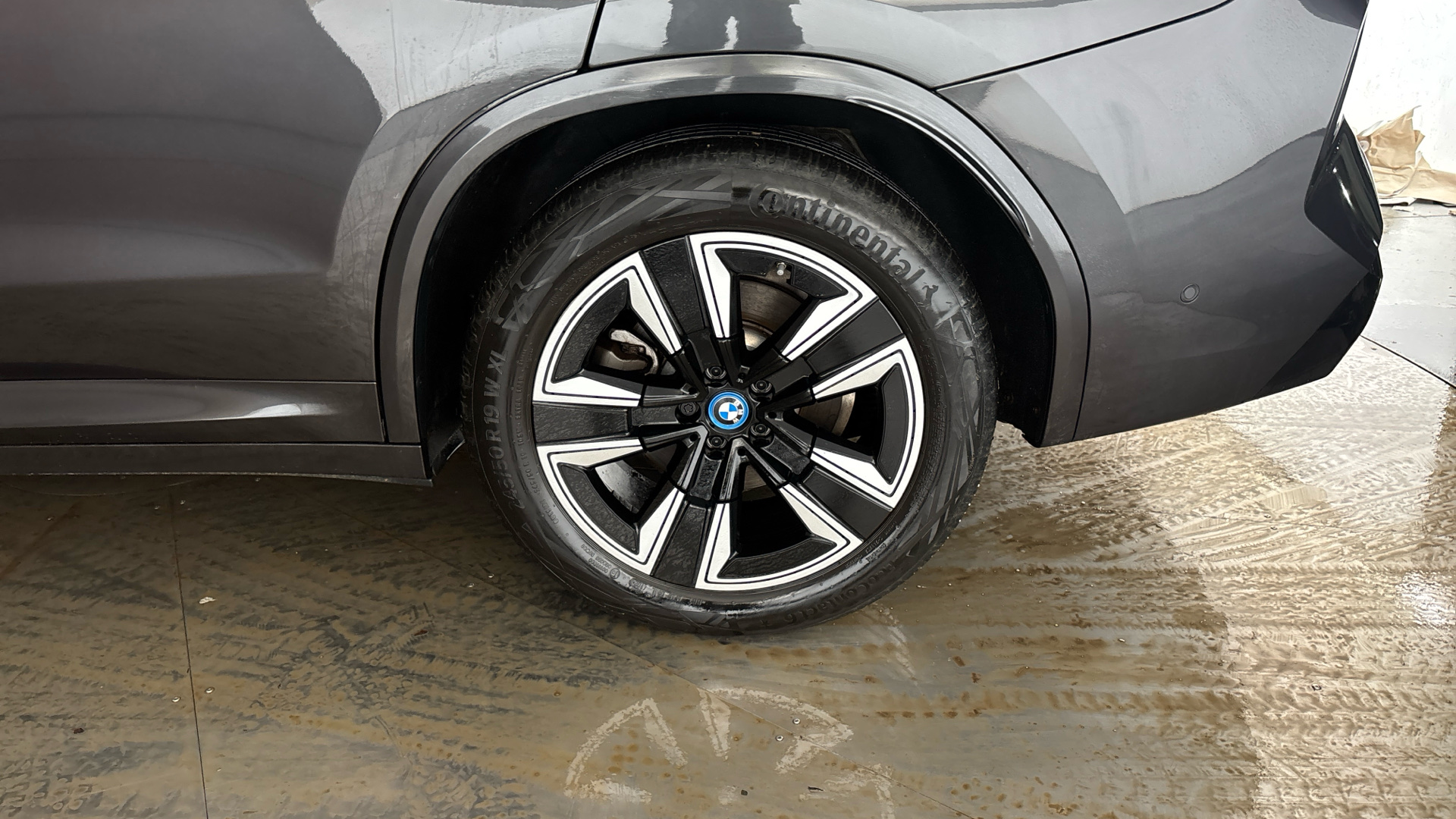 4020816 210kW M Sport 80kWh 5dr Auto