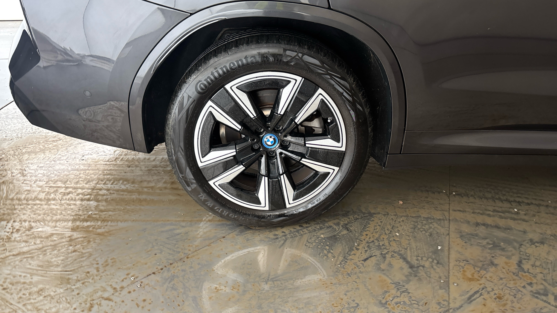 4020816 210kW M Sport 80kWh 5dr Auto