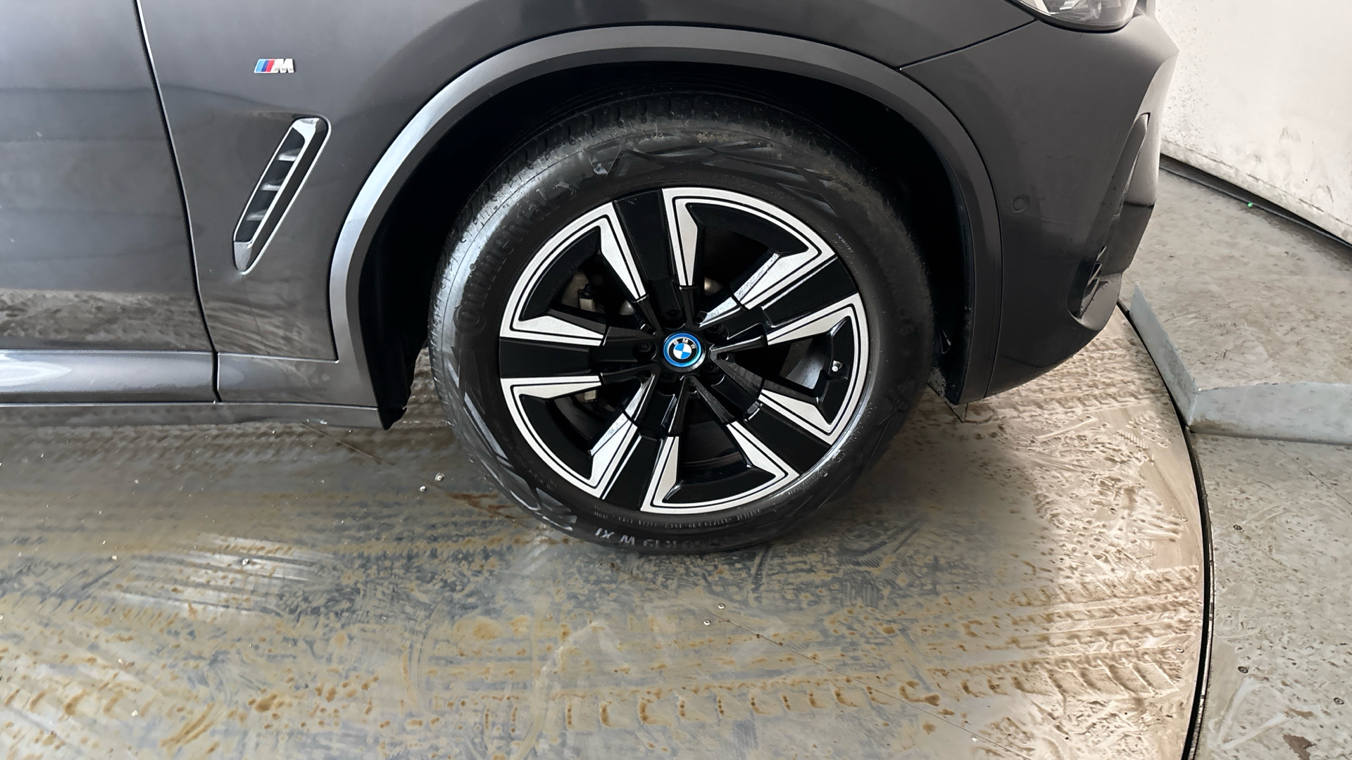 4020816 210kW M Sport 80kWh 5dr Auto