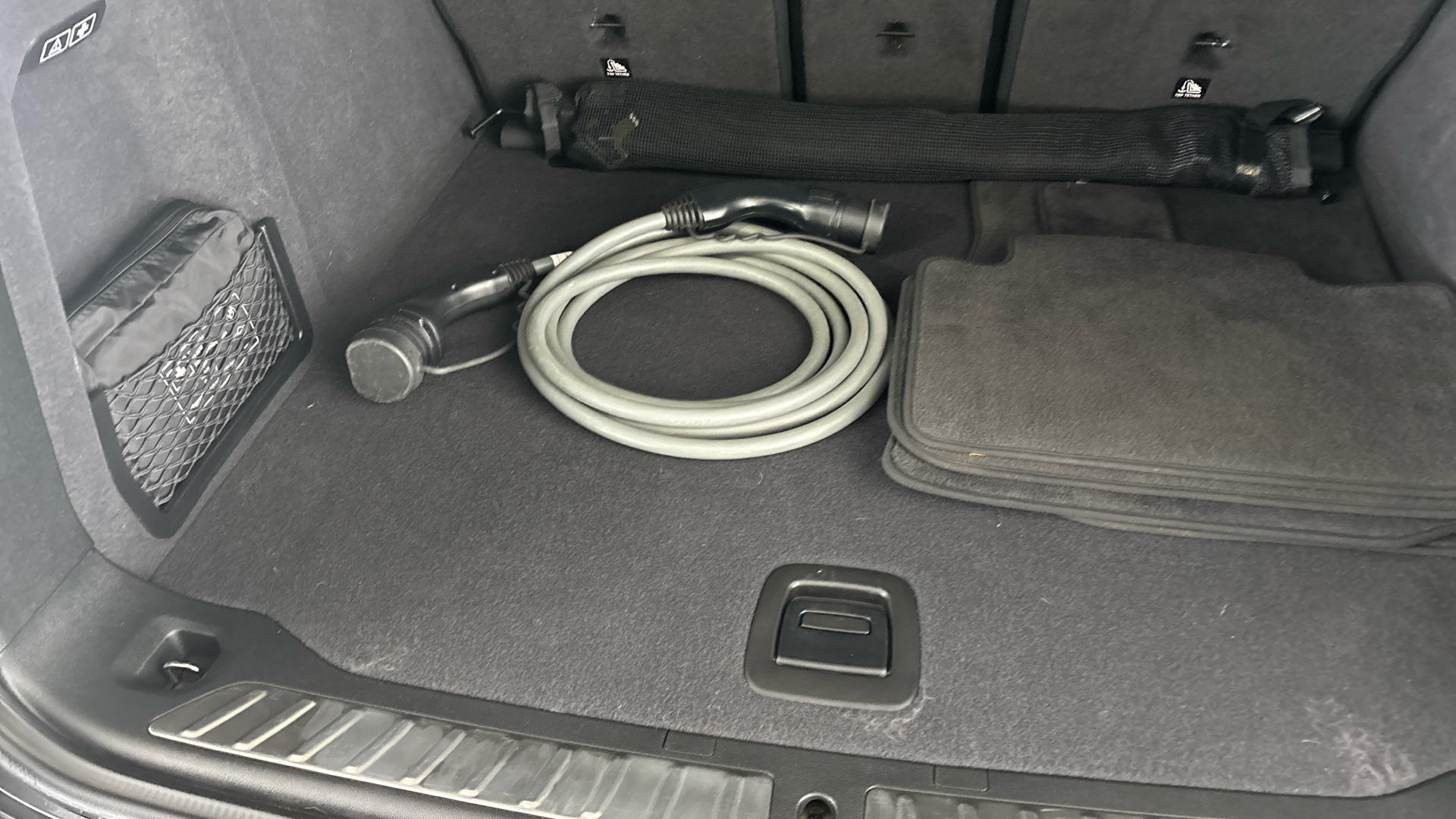 4020816 210kW M Sport 80kWh 5dr Auto