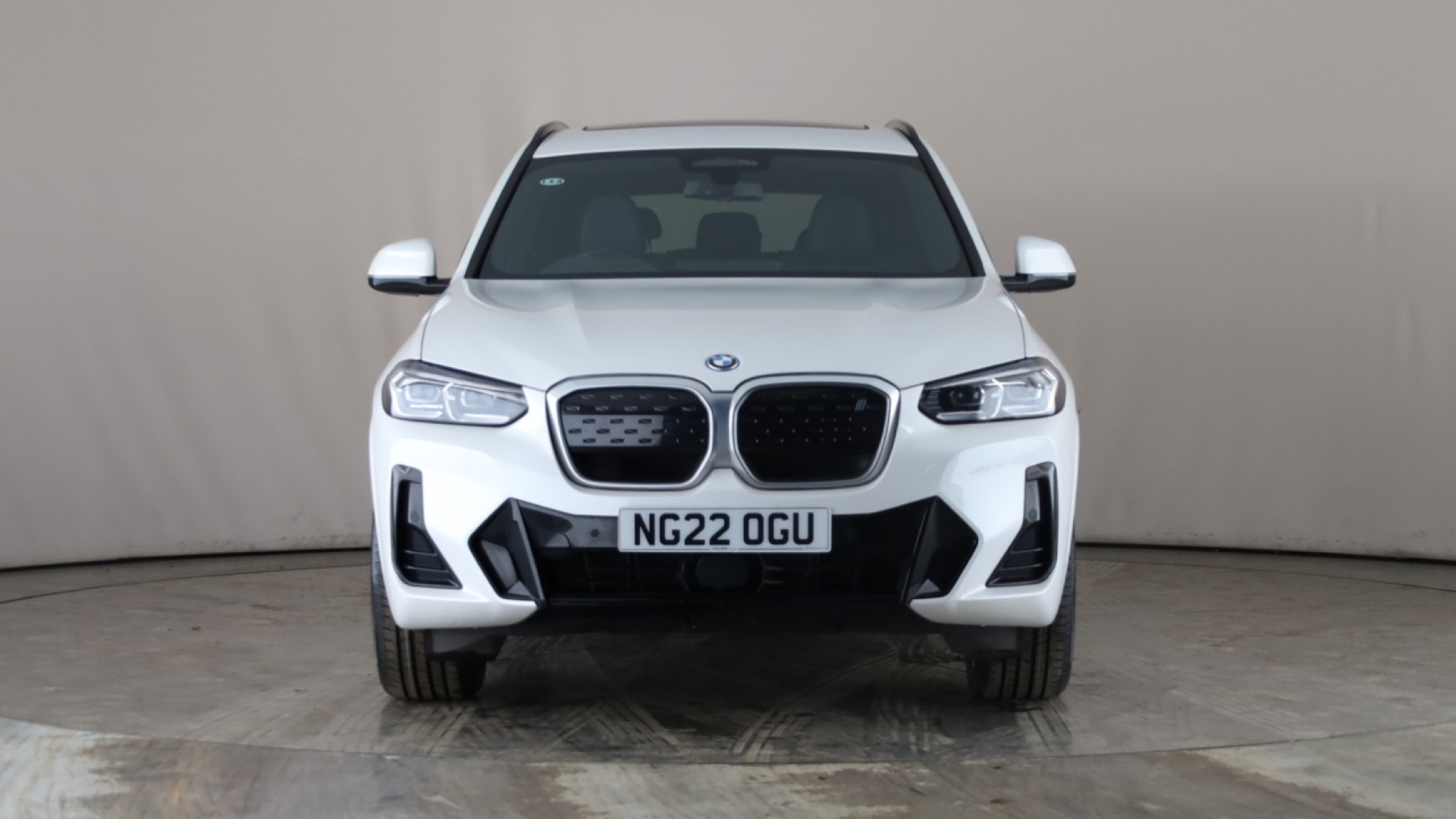 4020613 210kW M Sport 80kWh 5dr Auto