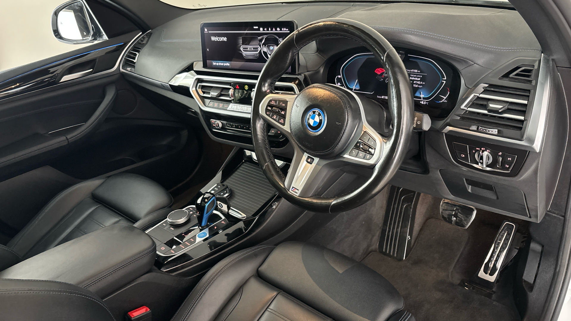 4020613 210kW M Sport 80kWh 5dr Auto