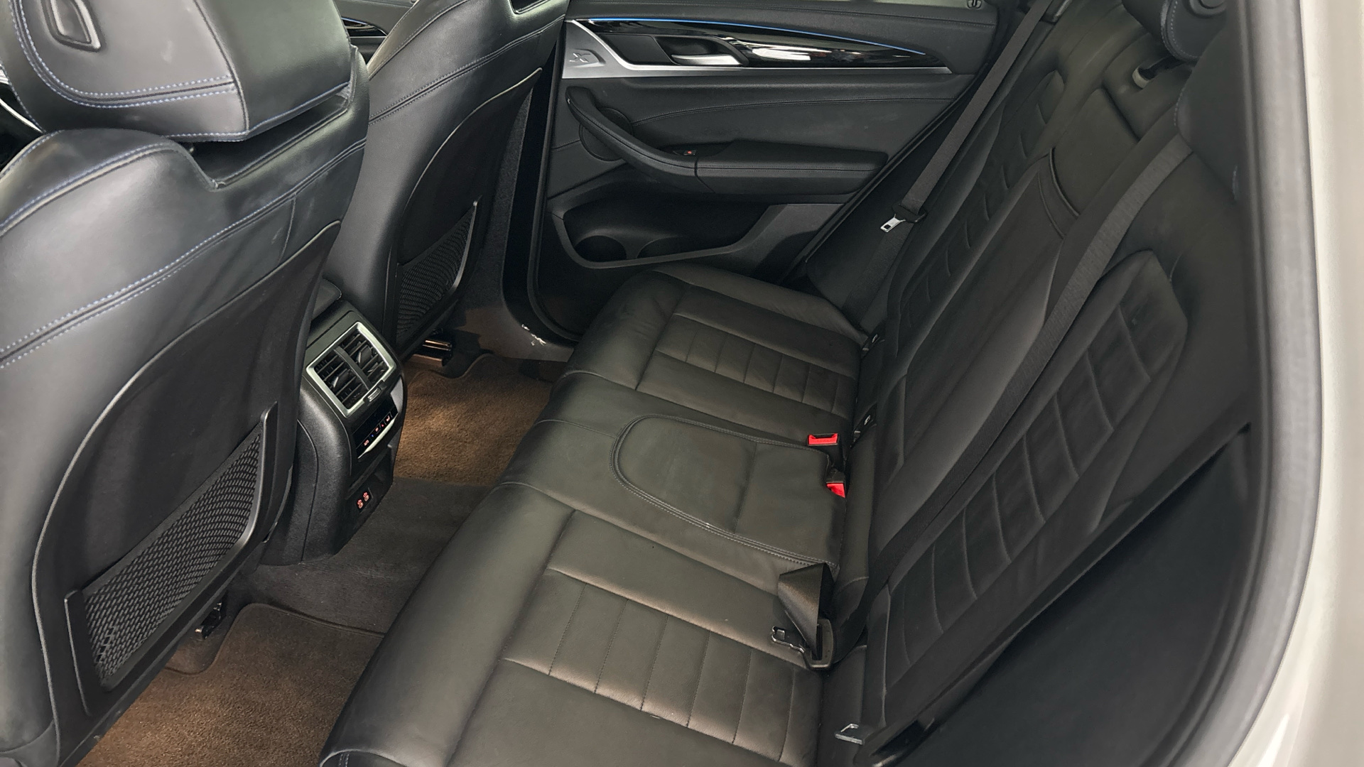 4020613 210kW M Sport 80kWh 5dr Auto