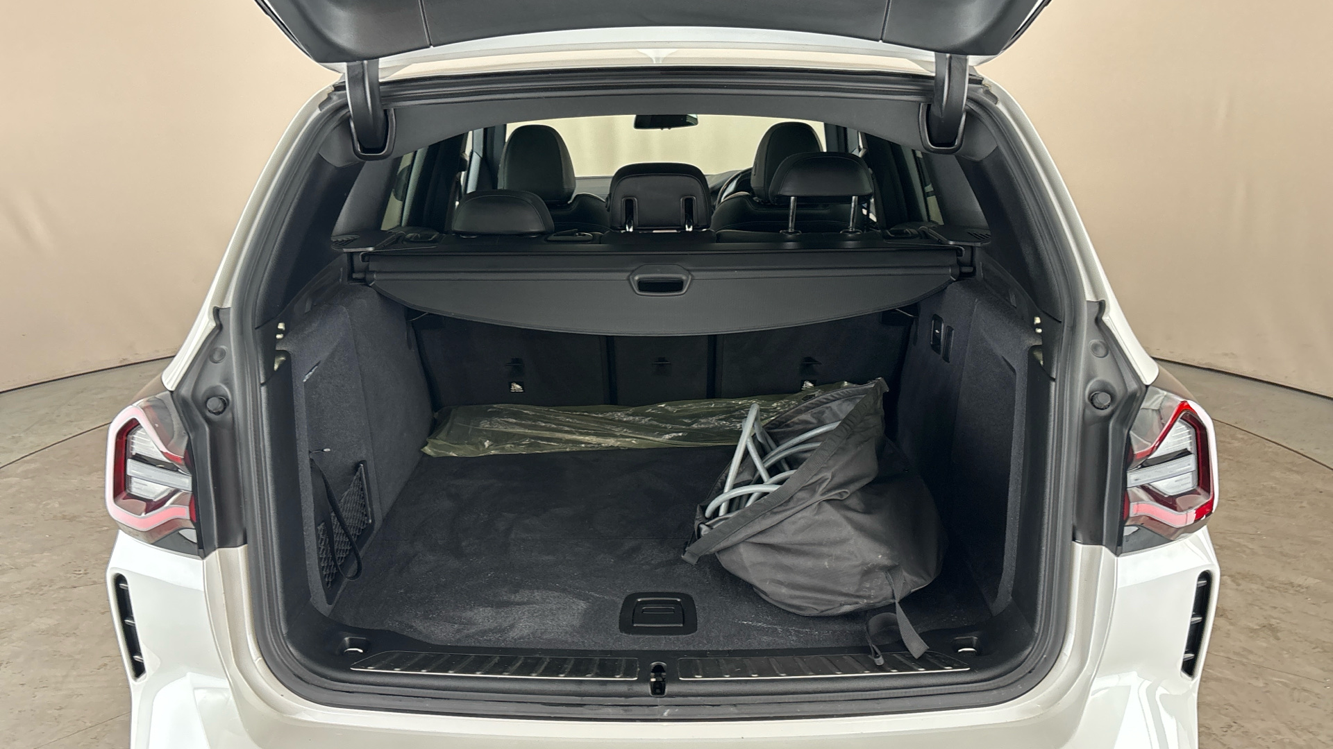 4020613 210kW M Sport 80kWh 5dr Auto