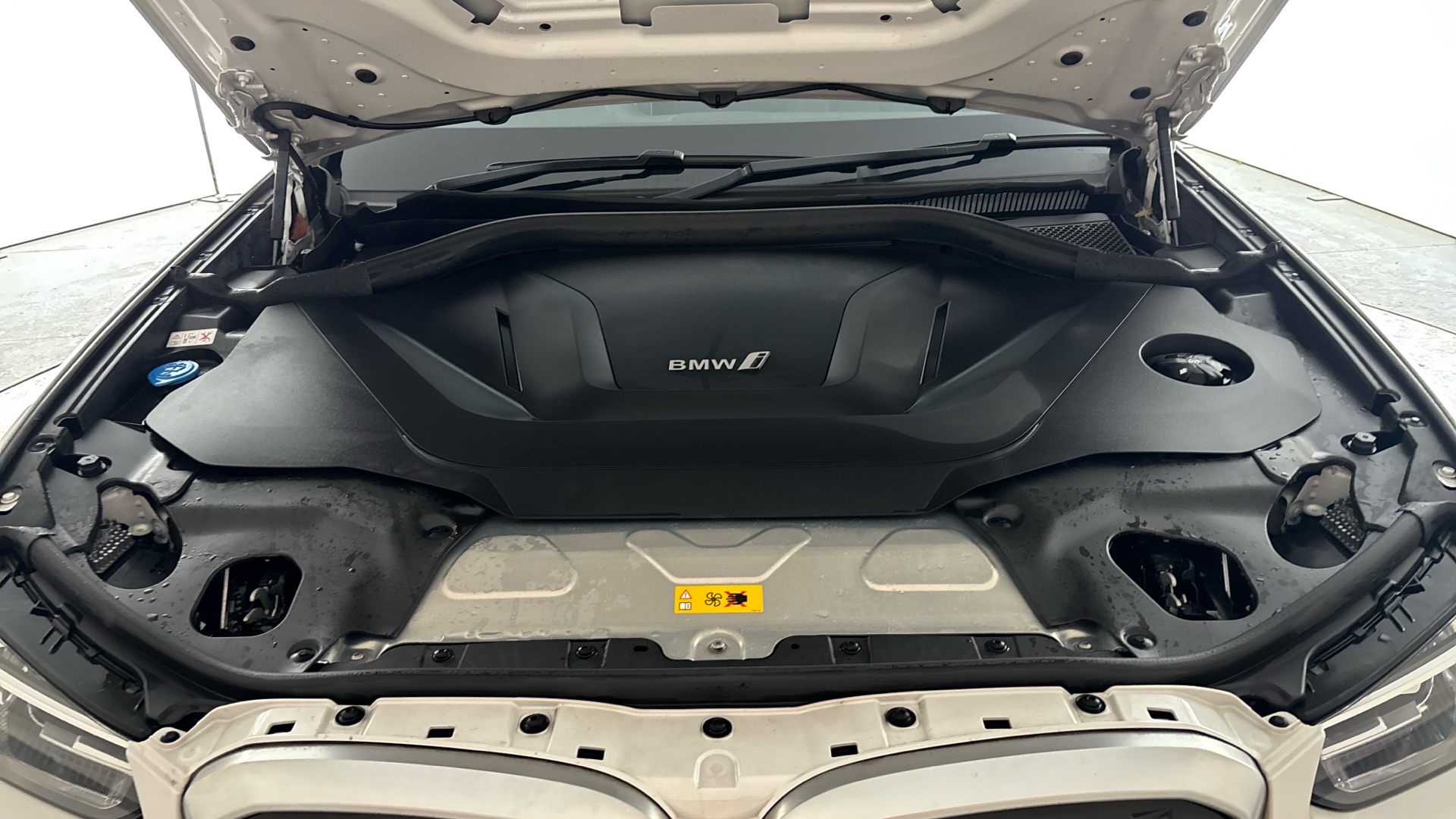 4020613 210kW M Sport 80kWh 5dr Auto