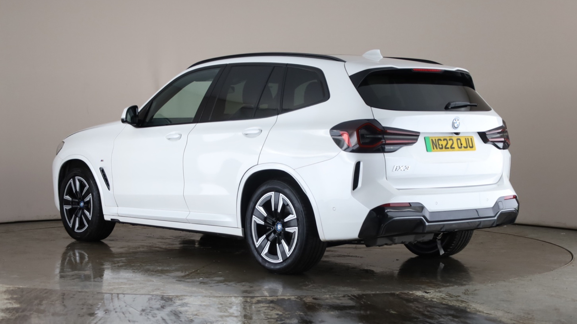 4020620 210kW M Sport 80kWh 5dr Auto