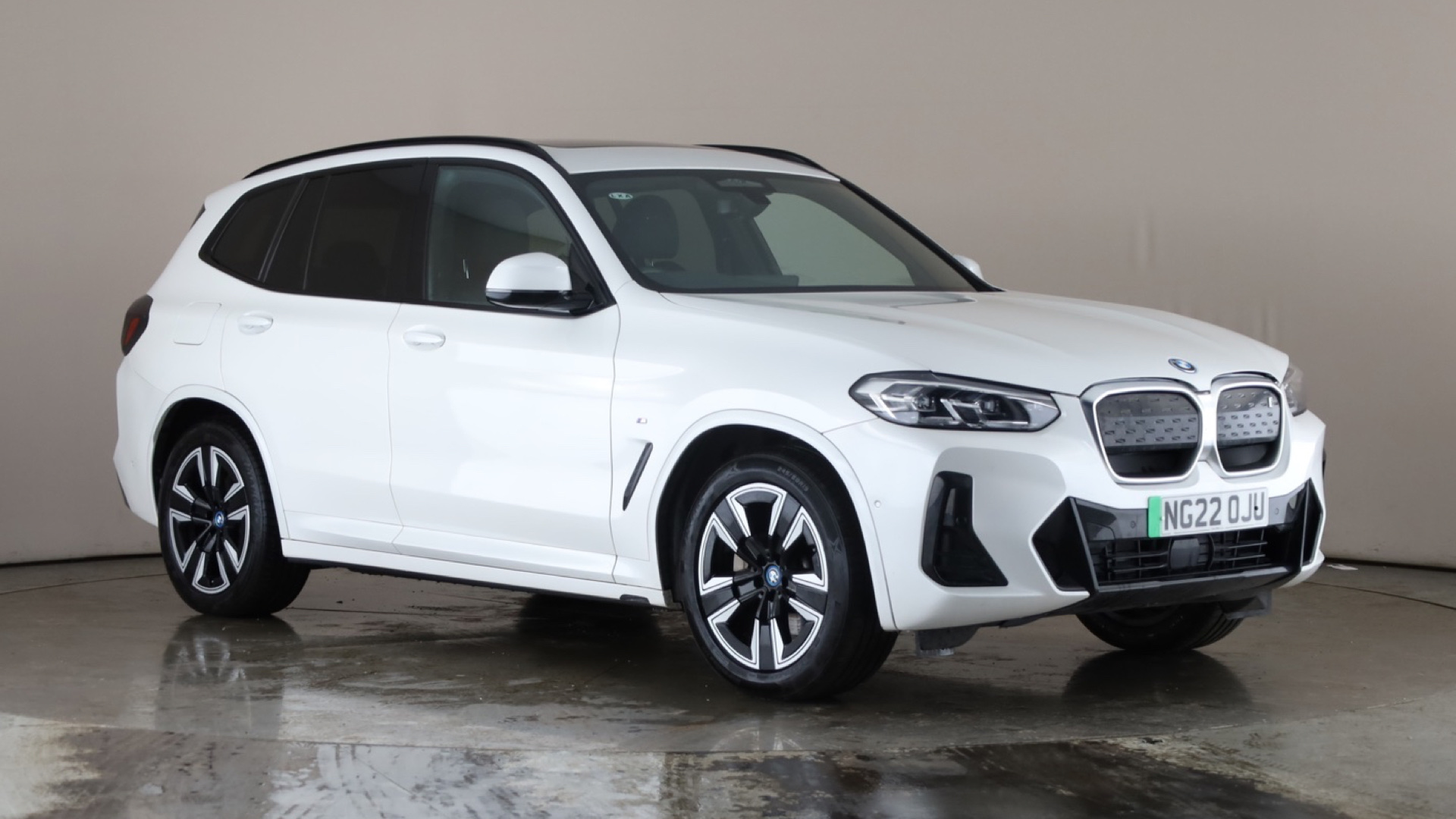 4020620 210kW M Sport 80kWh 5dr Auto