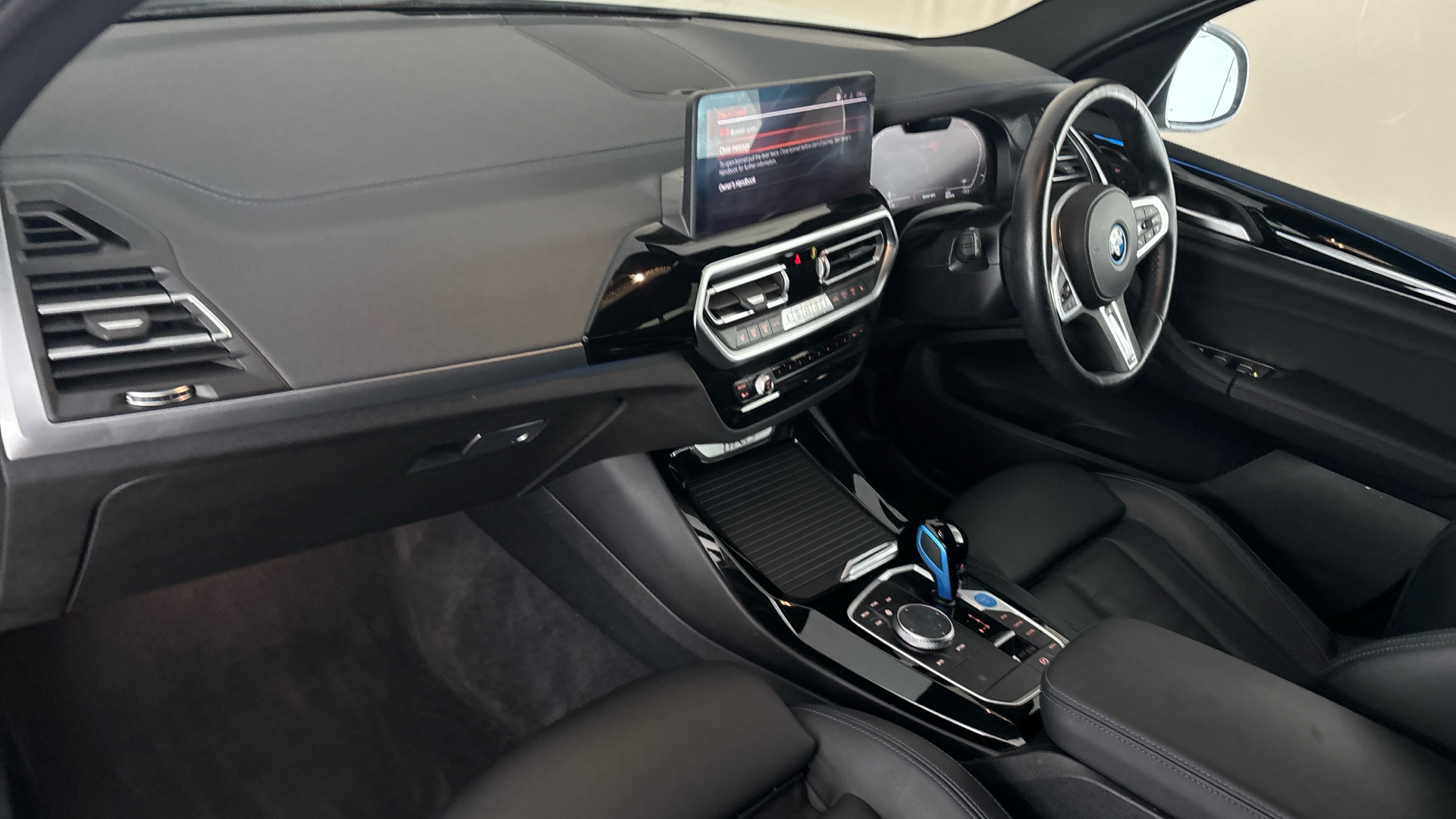 4020620 210kW M Sport 80kWh 5dr Auto