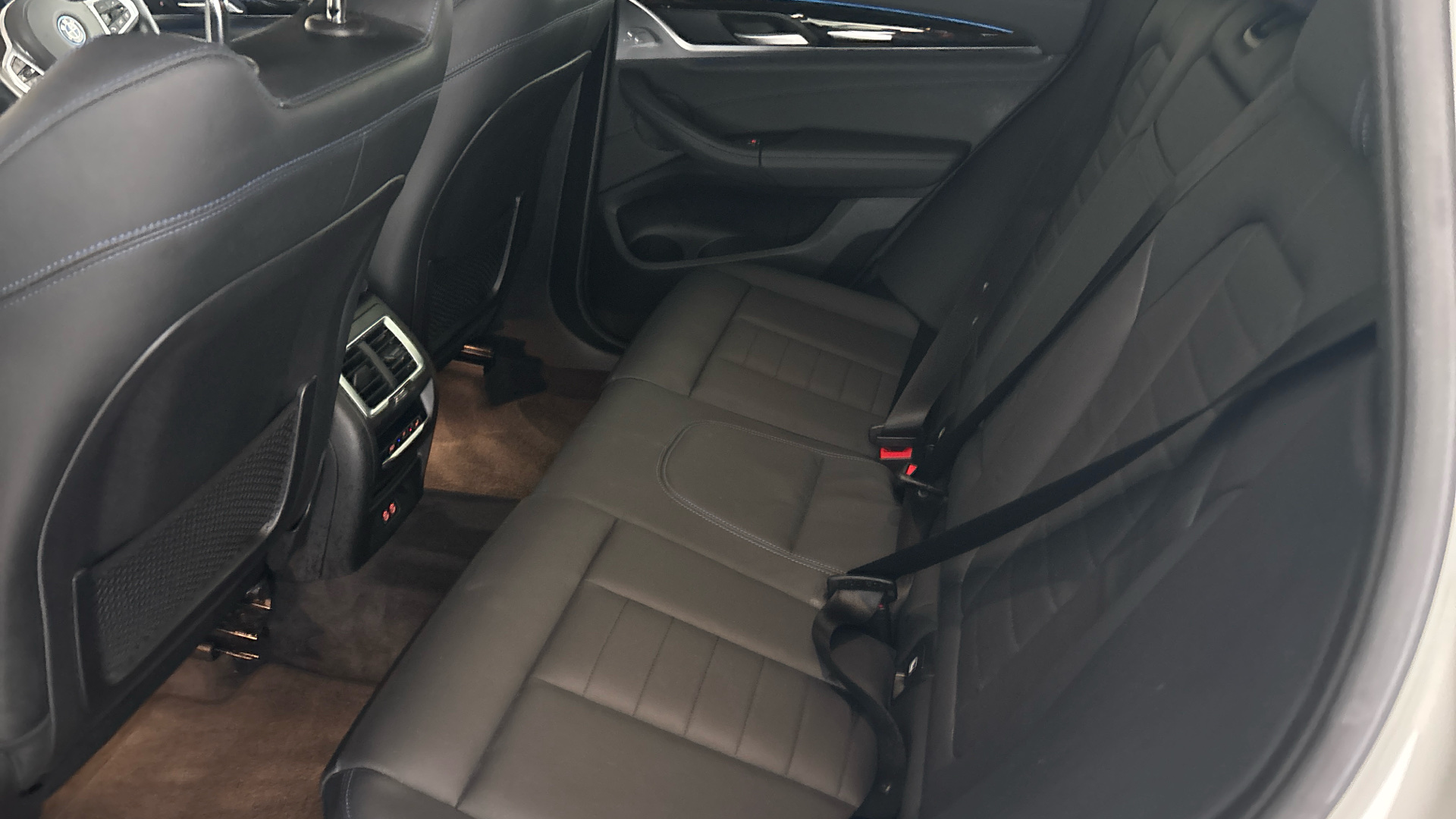 4020620 210kW M Sport 80kWh 5dr Auto