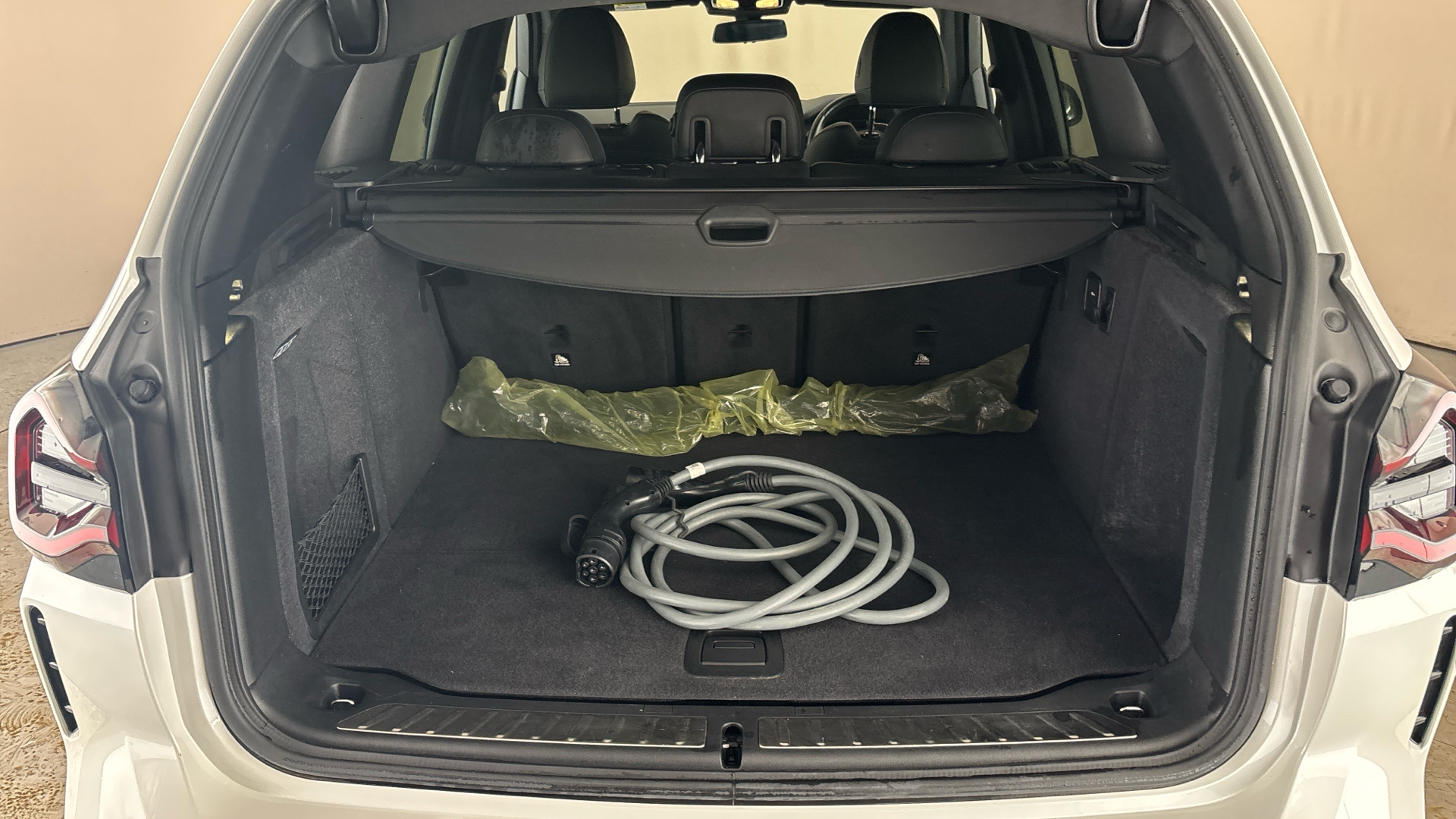 4020620 210kW M Sport 80kWh 5dr Auto