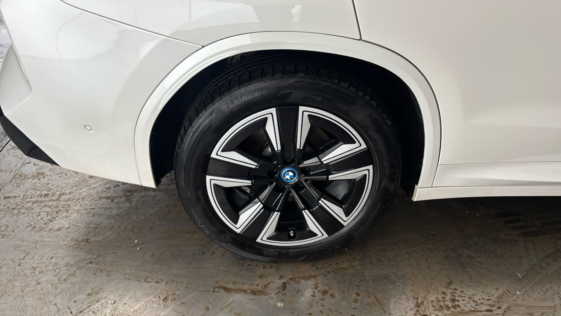 4020620 210kW M Sport 80kWh 5dr Auto