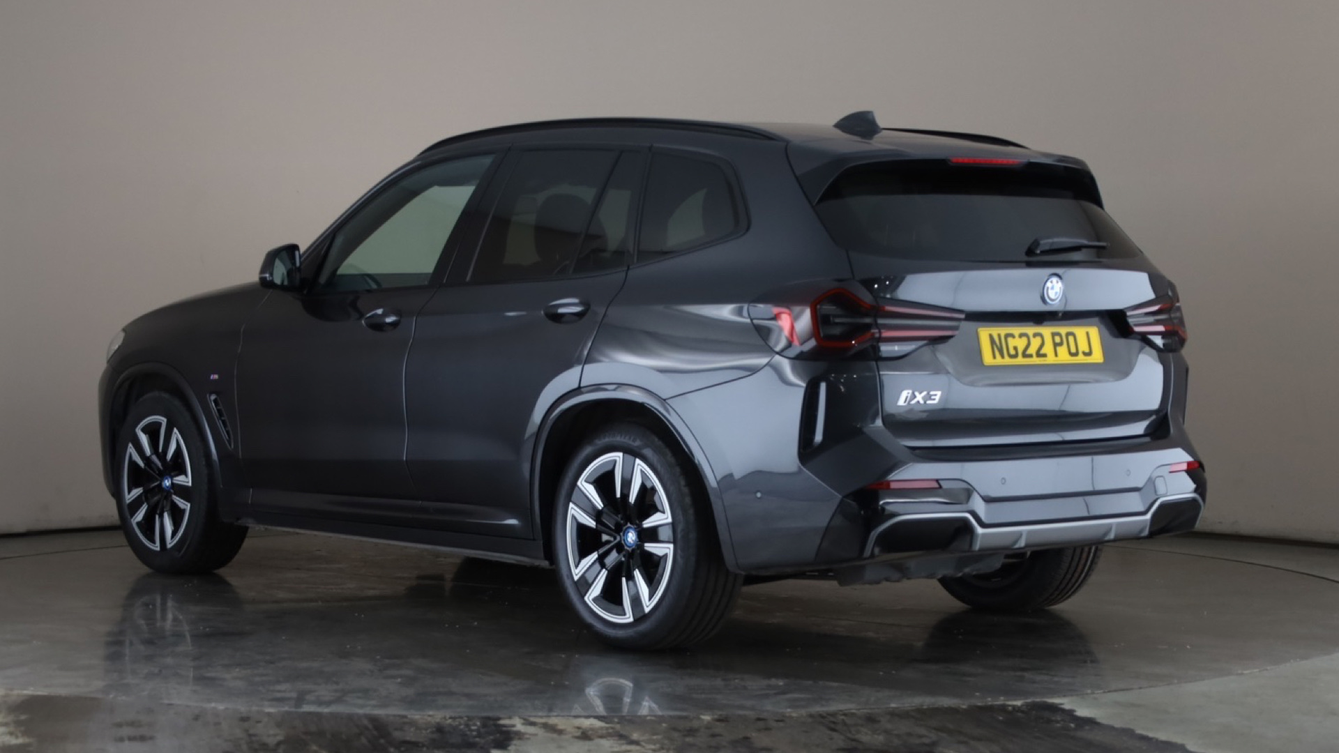 4028224 210kW M Sport 80kWh 5dr Auto