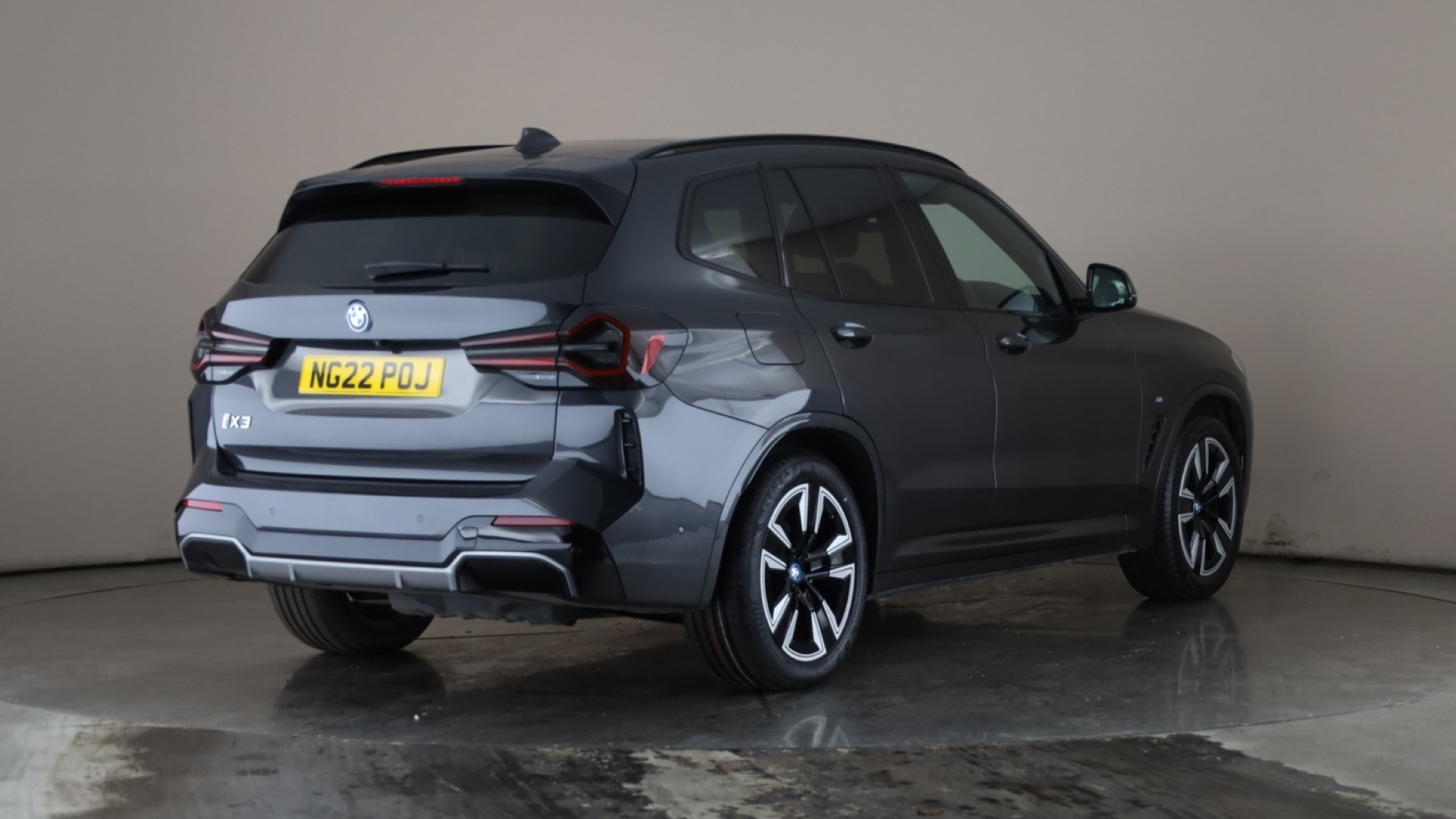 4028224 210kW M Sport 80kWh 5dr Auto