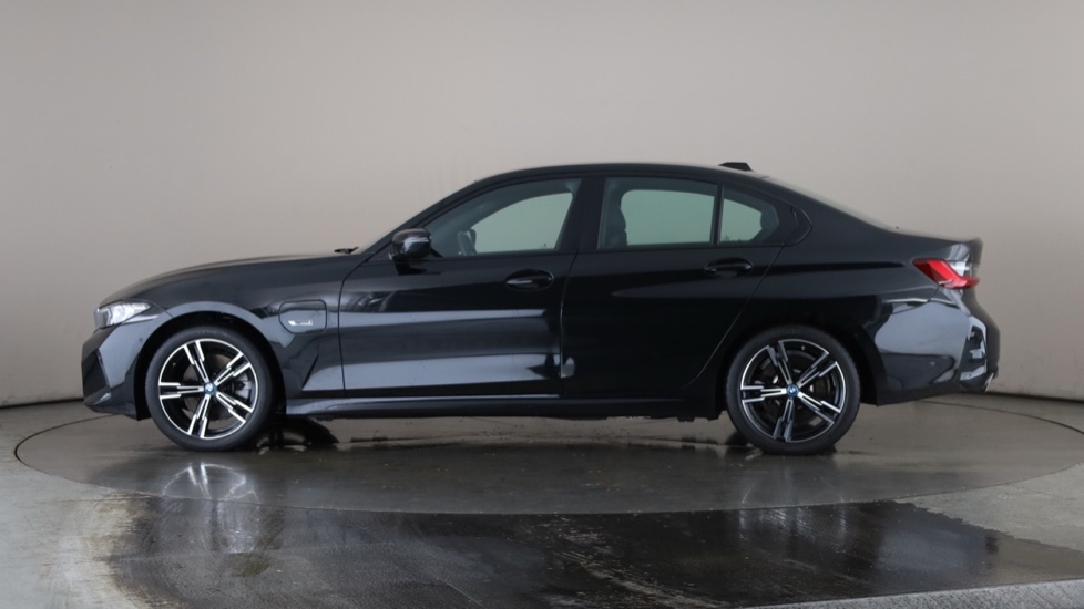 BMW 3 SERIES Image 2