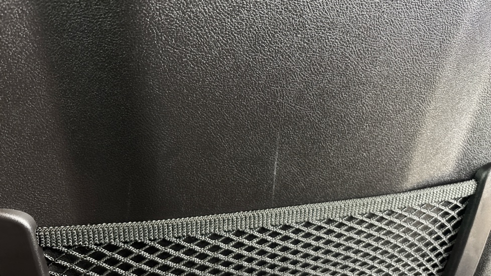 BMW 3 SERIES Scratches