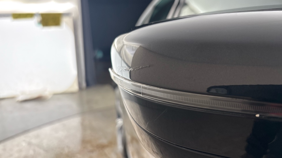 BMW 3 SERIES Scratches