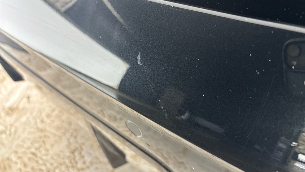 BMW 3 SERIES Chips and scratches