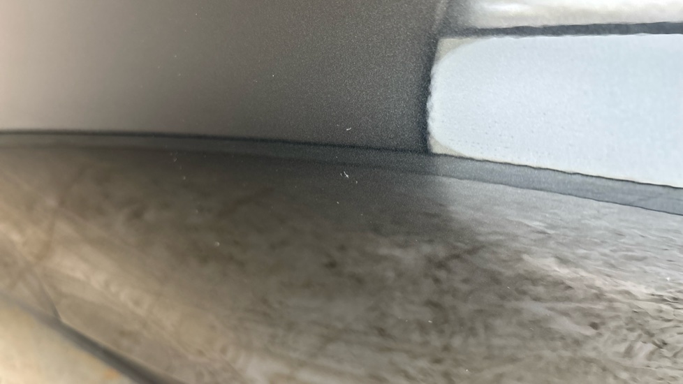 BMW 3 SERIES Chips and dent