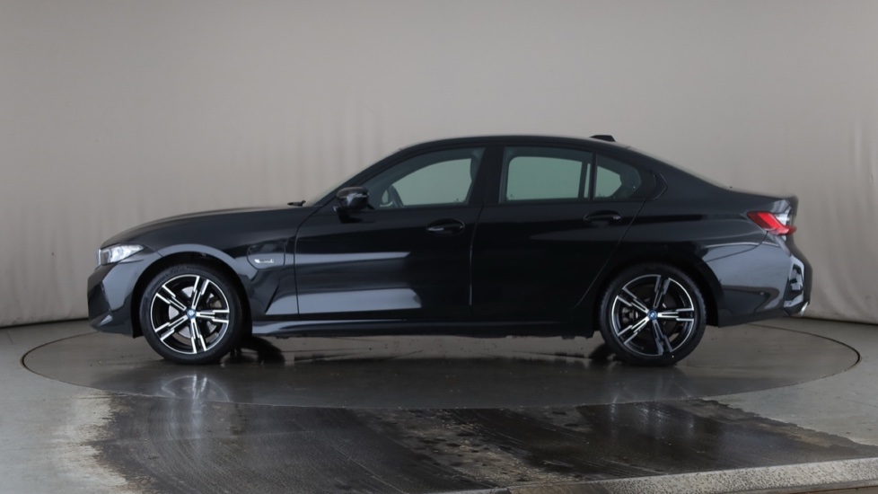 BMW 3 SERIES Image 2