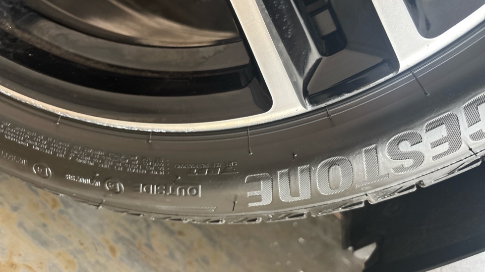 BMW 3 SERIES scuff