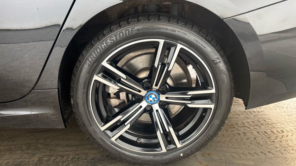 BMW 3 SERIES Image 18