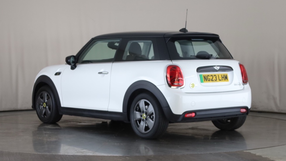 MINI HATCHBACK Image 3