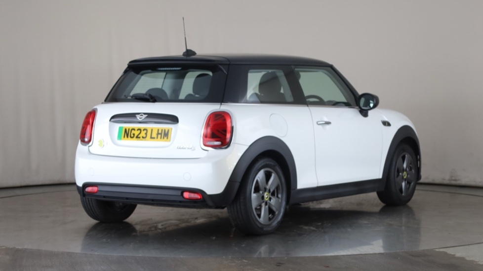 MINI HATCHBACK Image 5