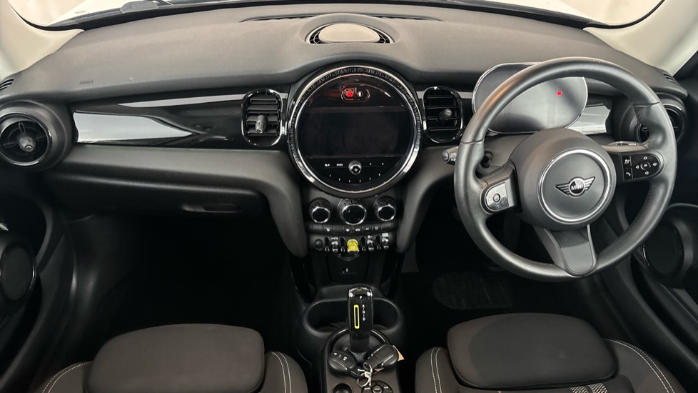 MINI HATCHBACK Image 11